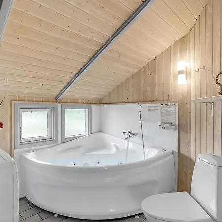 Dom wakacyjny Amazing Home In Hvide Sande With Sauna Havrvig
